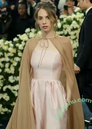 Maya Hawke / maya_hawke / neohawk2 nude photo #1011