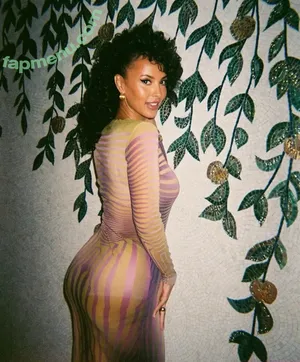 Maya Jama / mayajama nude photo #0509