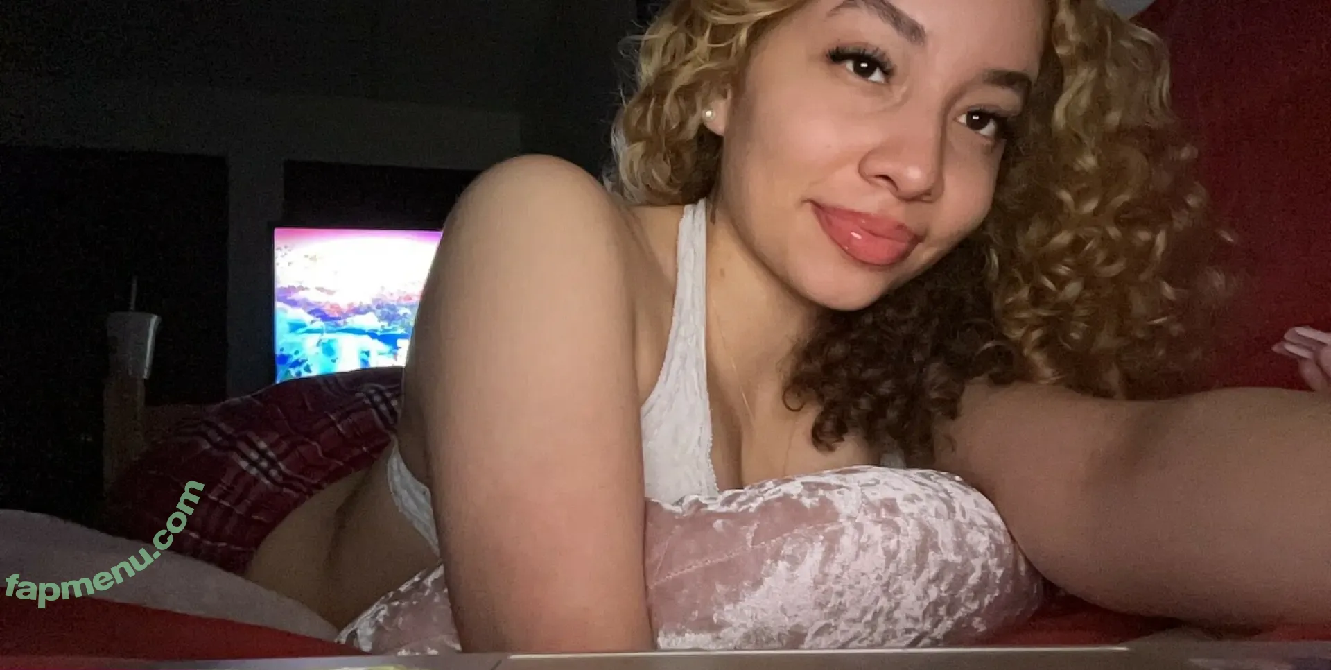 Mayabuckets nude photo #0019 (mayanobuckets)