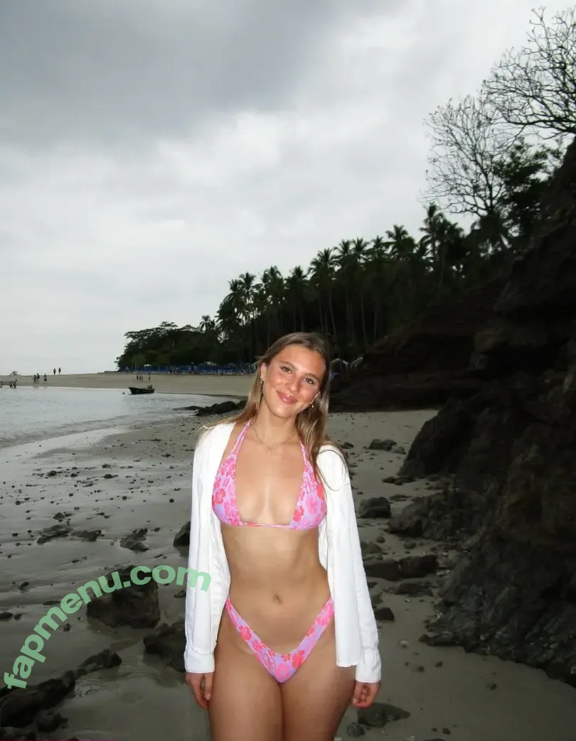 MayaGuod16 nude photo #0009 (maya.goudeseune)
