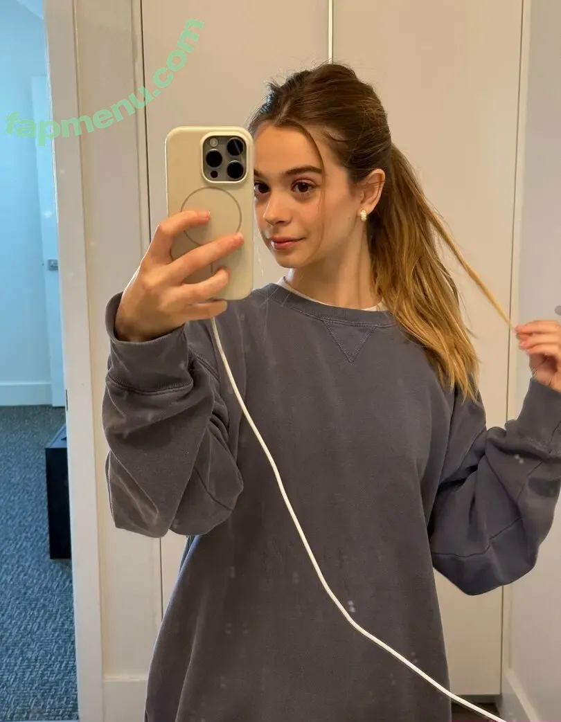 maybemollyy nude photo #0871 (Molly Little / maybemollyyy)