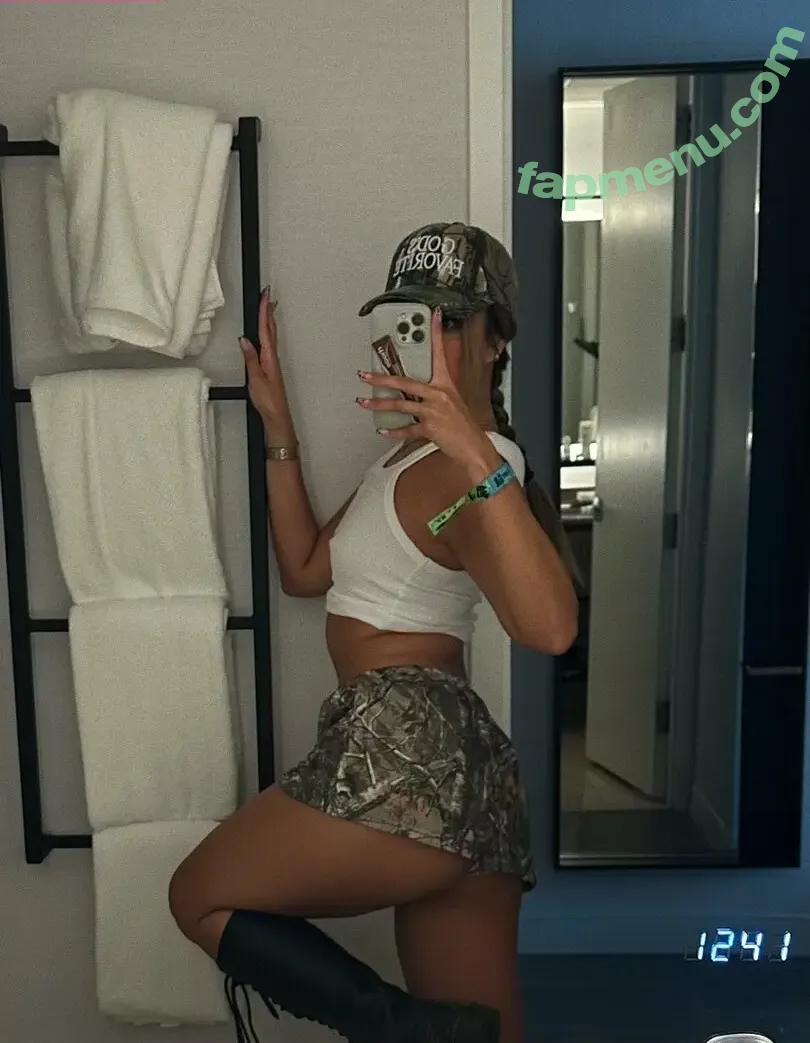 maybexmars nude photo #0060 (MARSHAXXXMAY / maybemaex)