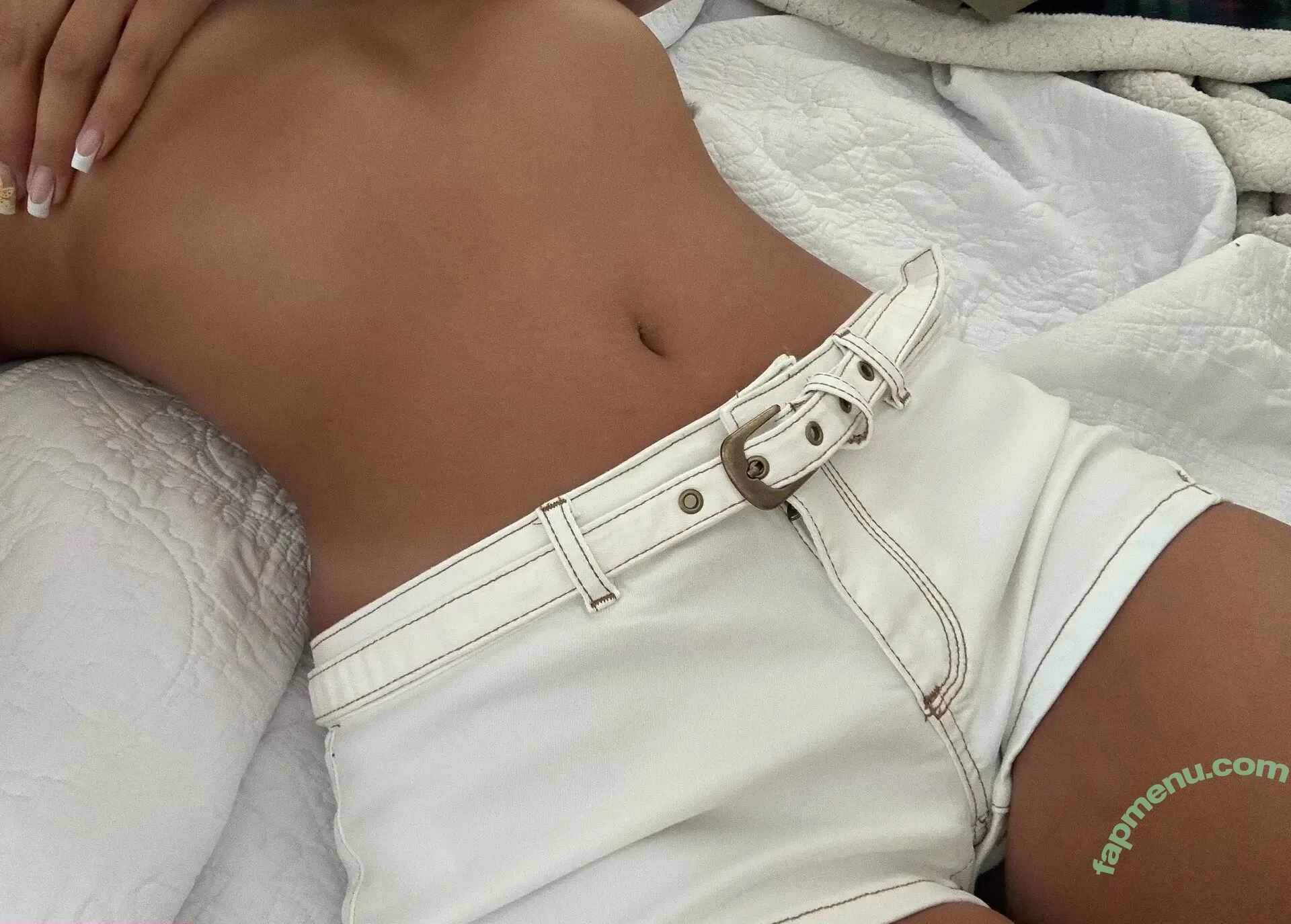 maybexmars nude photo #0069 (MARSHAXXXMAY / maybemaex)