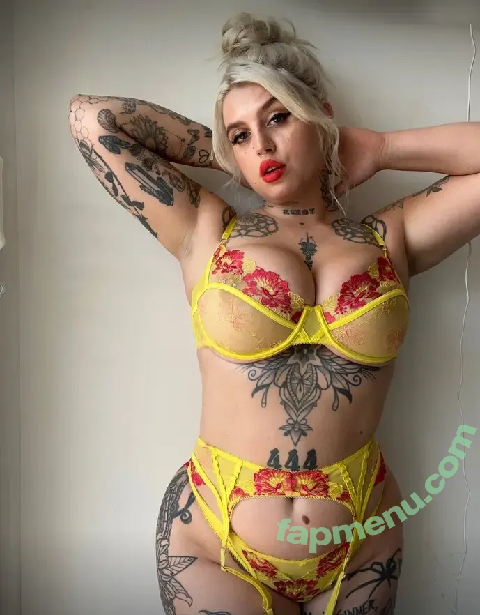 Maz Crystal nude photo #0007 (Maz Crystal)