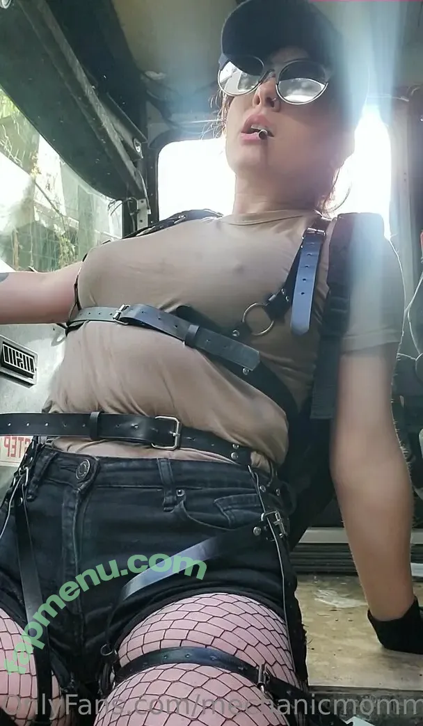 mechanicmommyfree nude photo #0021 (minitruckmommygarageofficial)