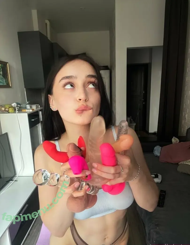 medixkate nude photo #0030 (medixkate1)