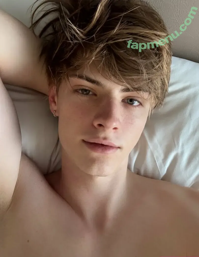 meepicboy nude photo #0118 (meepicboy)