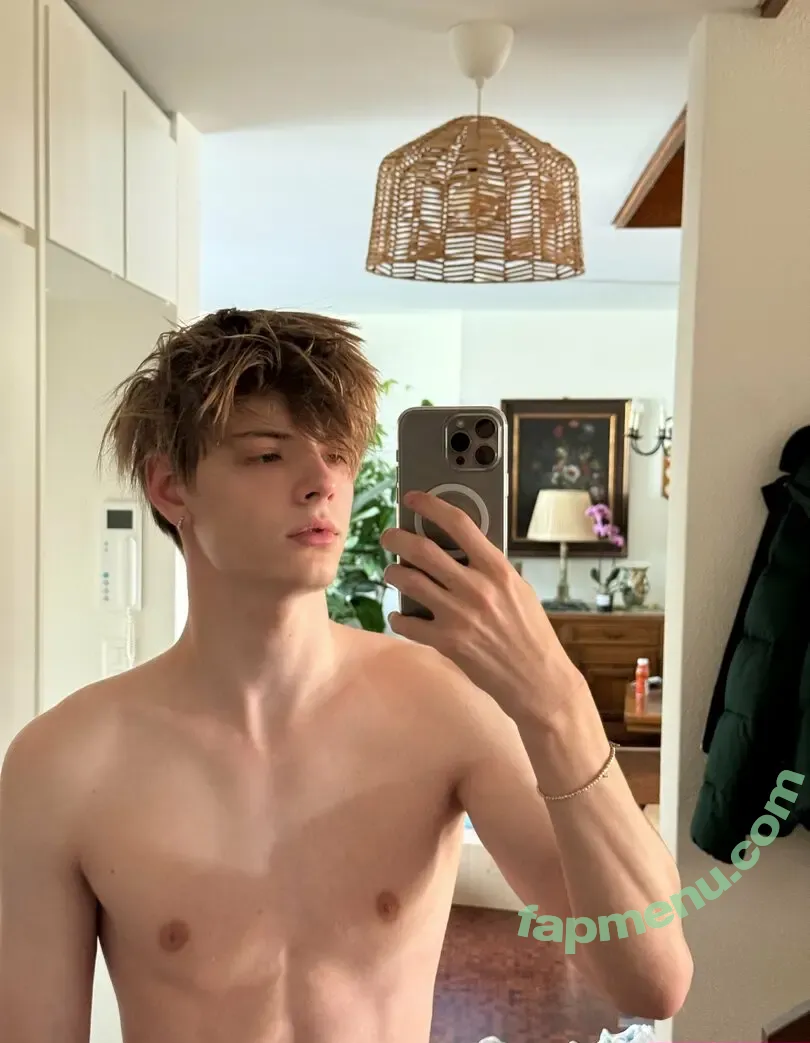 meepicboy nude photo #0124 (meepicboy)