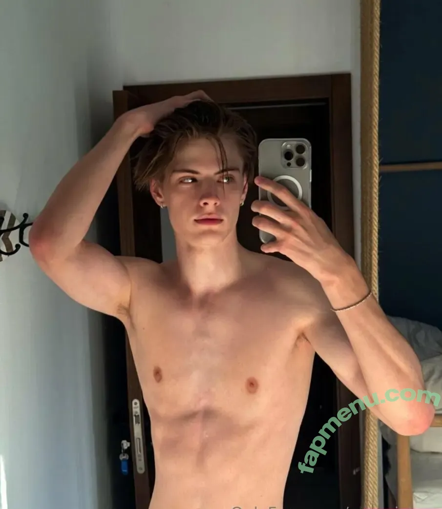 meepicboy nude photo #0130 (meepicboy)