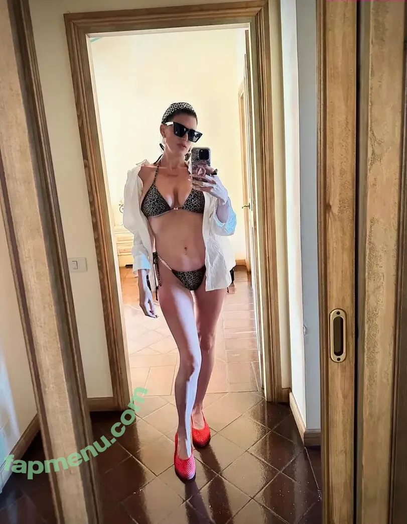 Megan Louise nude photo #0028 (Desire (desire_musicofficial / desire_musicofficial)