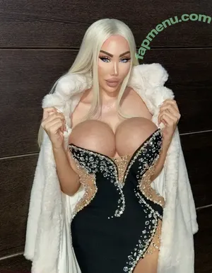 megan.million.official / luxury_doll2000cc / luxurydoll nude photo #0012