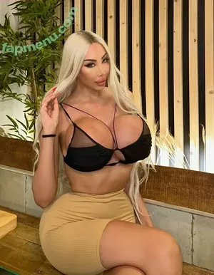megan.million.official / luxury_doll2000cc / luxurydoll nude photo #0041