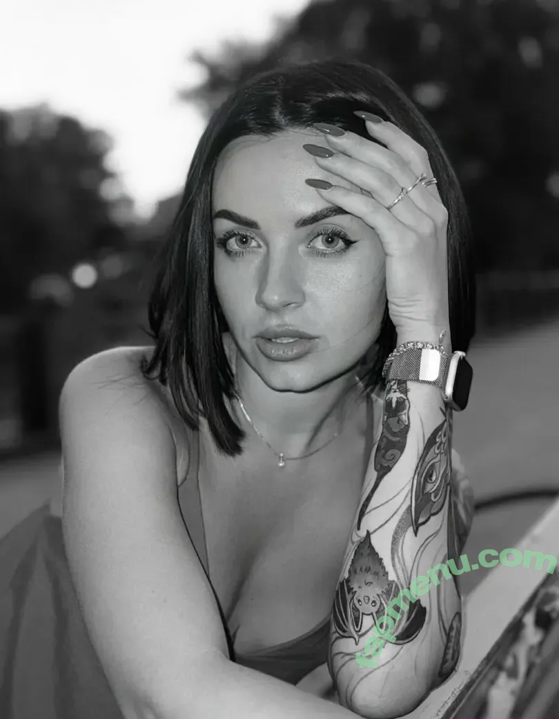 megan_orlowski nude photo #0002 (megorlowski)
