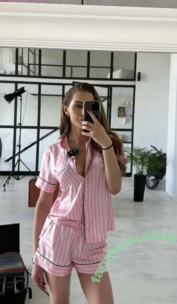 megan_ts_grl nude photo #0032 (megan_ts_grl)