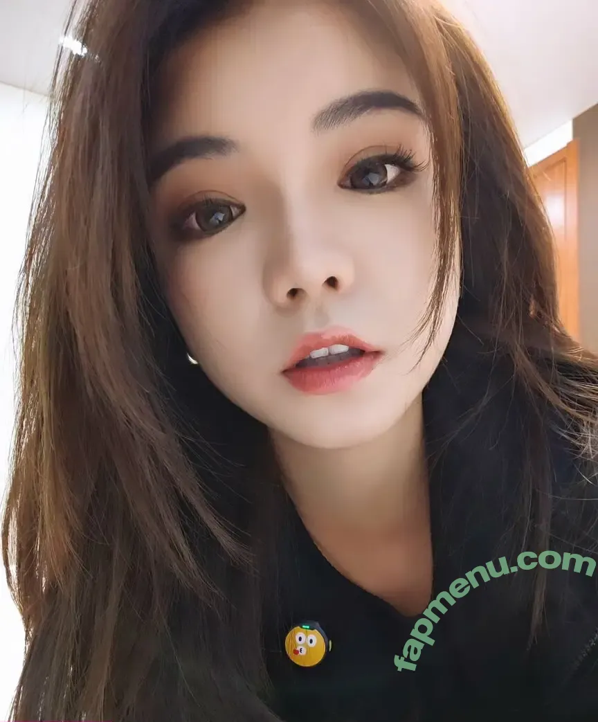 MeganX nude photo #0009 (chinesewithmegan)