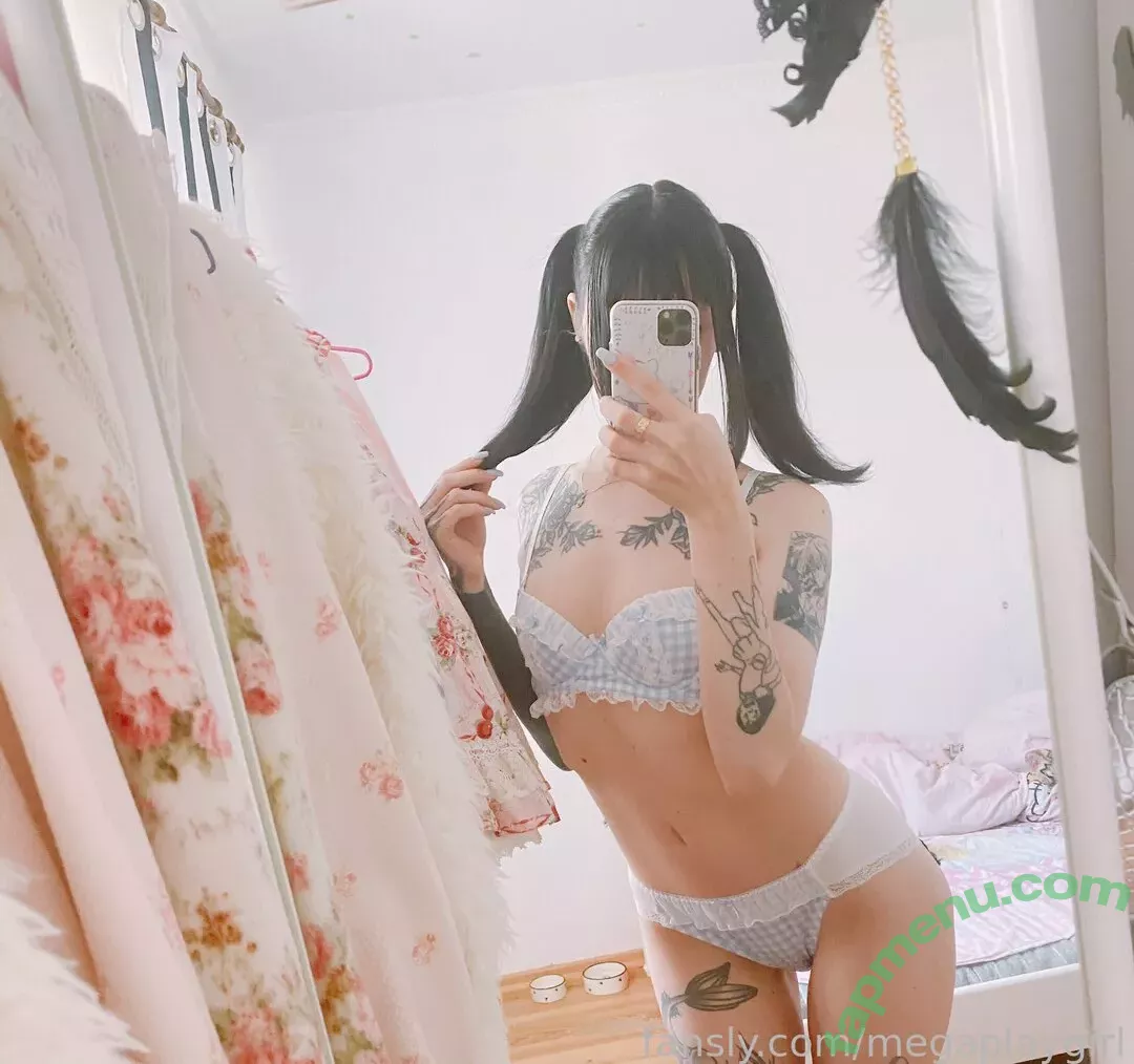 Megaplaygirl nude photo #0134 (Elizabeth Weir / Megaplay_girl / batsxlizard / mirkotiki)