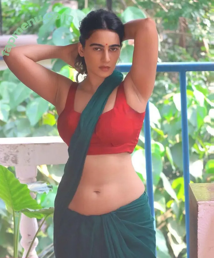 Megha Shukla nude photo #0014 (megha8shukla)
