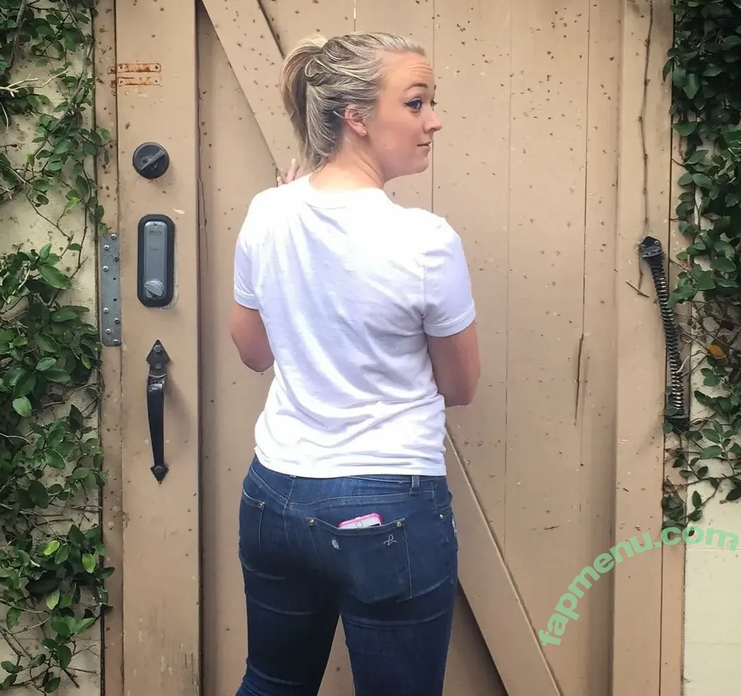 Meghan Mccarthy nude photo #0010 (meghanwmccarthy / megmariiee)