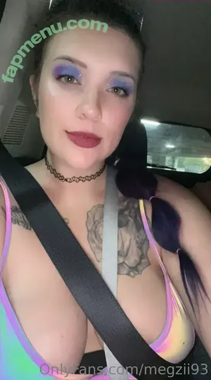 megzii93 / reel nude photo #0014