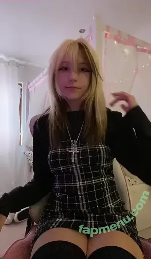 meinekatzeschmecktgut / ItsKekse / ichmagnurgruneoliven nude photo #0022