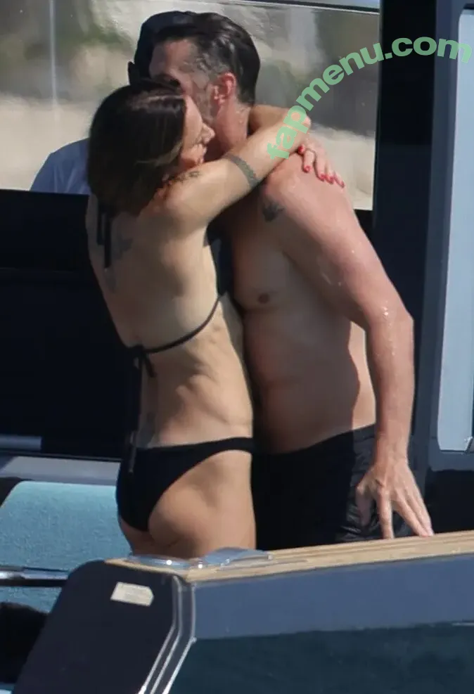 Melanie Chisholm nude photo #0194 (Sporty Spice / melaniecmusic / melshappylife)