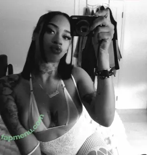 Melaniericchhh / ricchhhh / ricchhx nude photo #0025