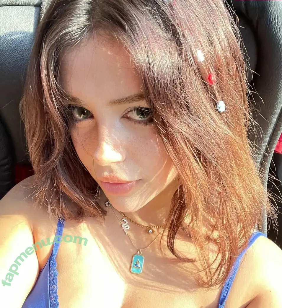 Meleccoo nude photo #0002 (Meleccoo)