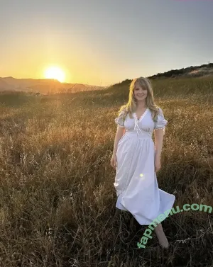 Melissa Rauch / Bernadette from Big Bang Theory / melissarauch nude photo #0134