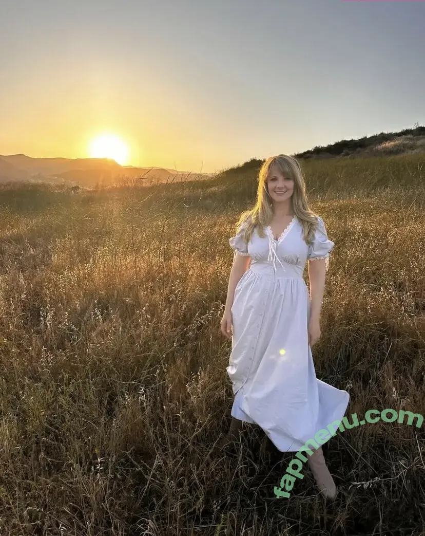 Melissa Rauch nude photo #0134 (Bernadette from Big Bang Theory / melissarauch)