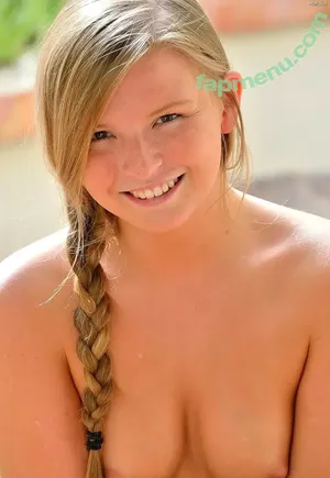  nude photo #0004