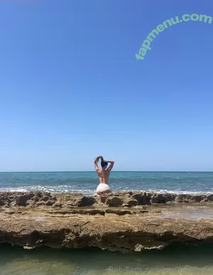 melmillioner / c0kebottle nude photo #0001