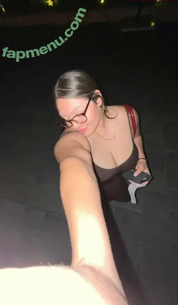 Menekşe Nur Fırat nude photo #0016 (meneksenurfirat)