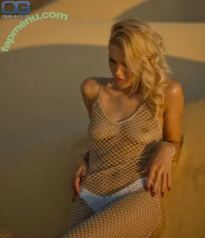  nude photo #0009