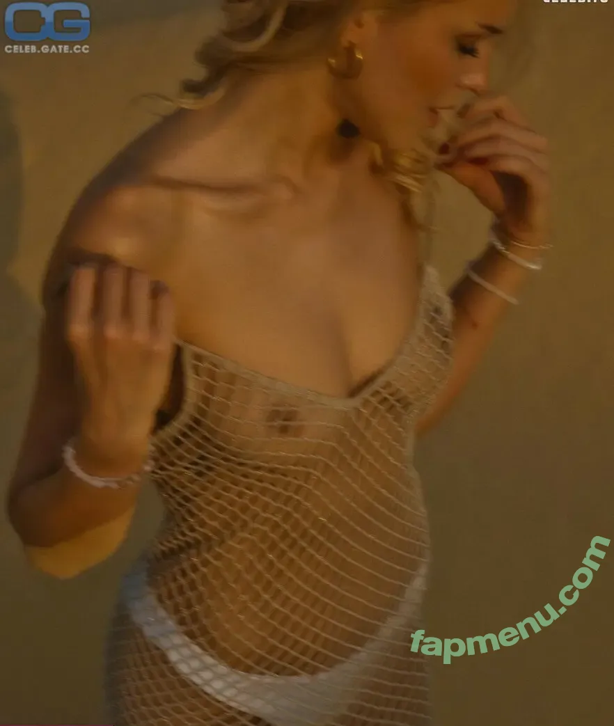 Merve Niemann nude photo #0007 (Merve Niemann)