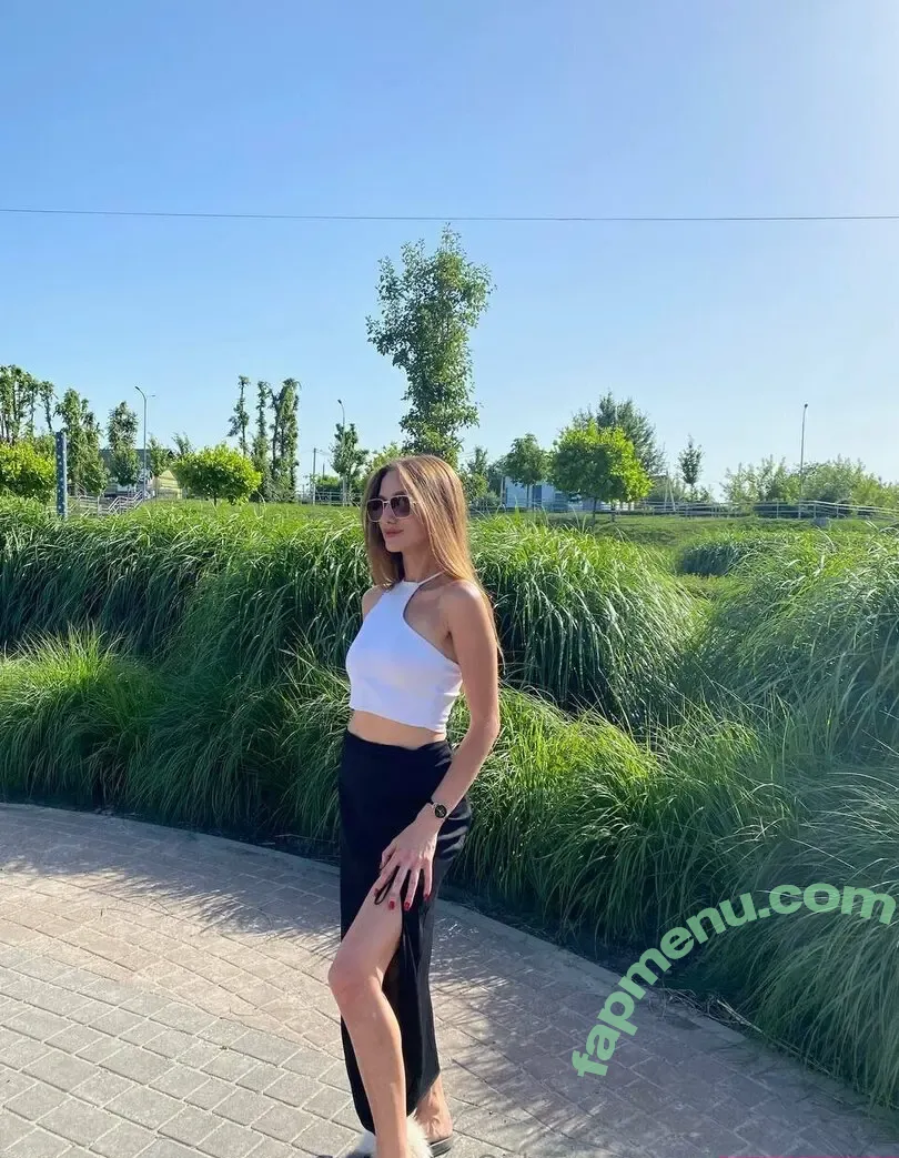 mia_evans nude photo #0044 (mia_evans)