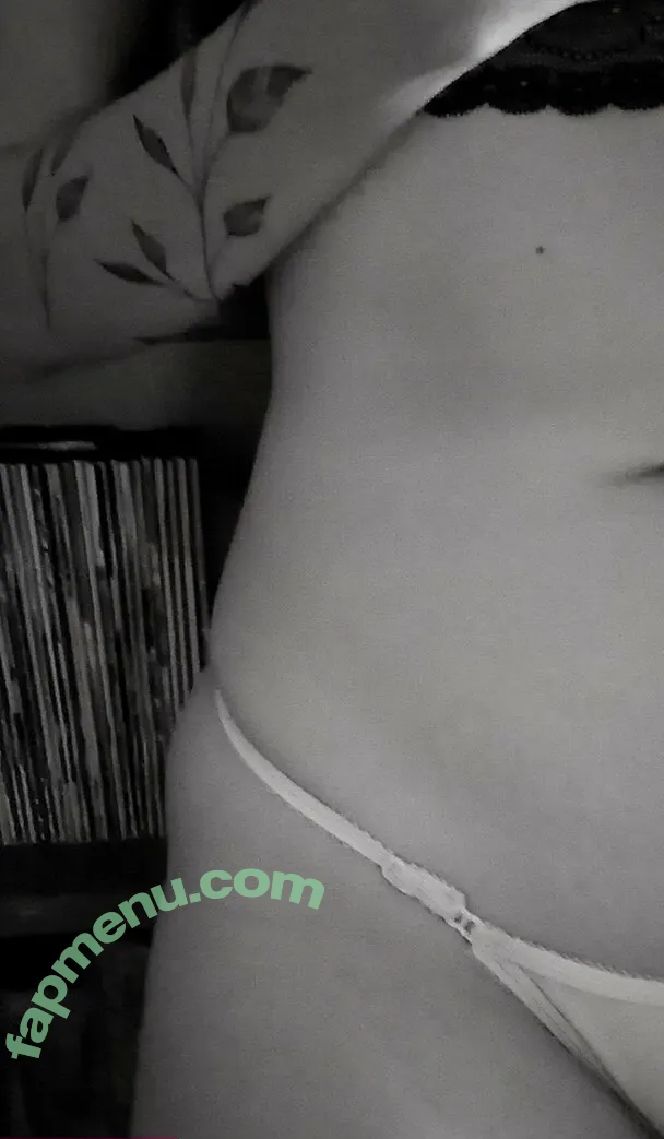 mialat nude photo #0002 (mialat_)