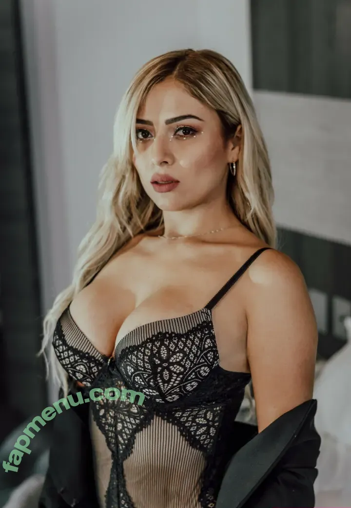 miarojas nude photo #0001 (miarojas)