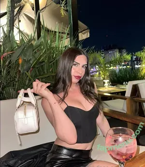 micaelaa.xxx / micaelabuss nude photo #0001
