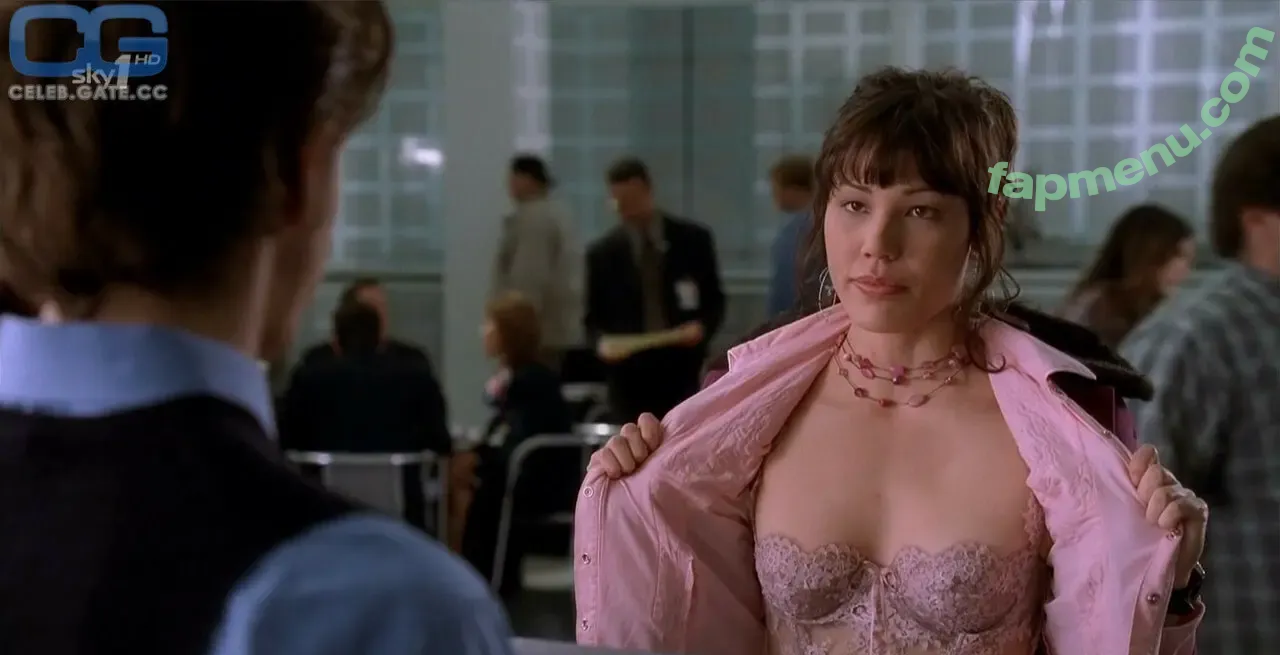 Michaela Conlin nude photo #0017 (michaelaconlin)