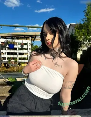  nude photo #0002