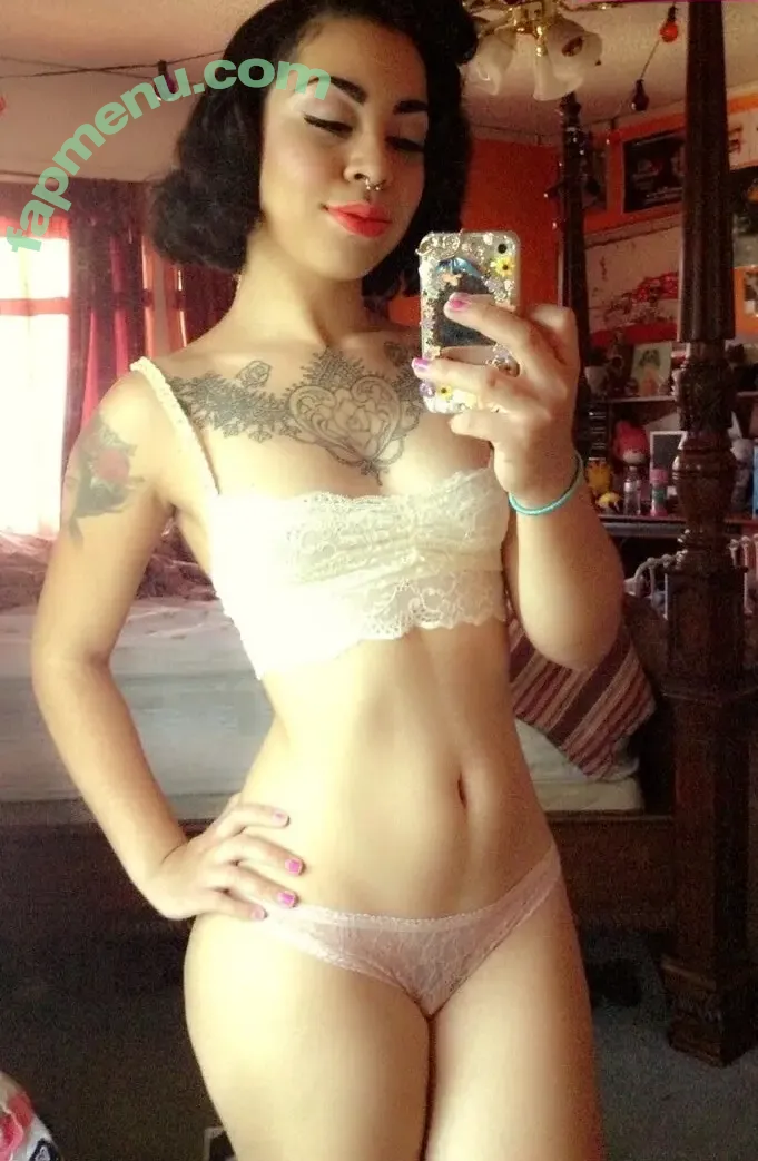 MidnaAsh nude photo #0002 (midnairl)