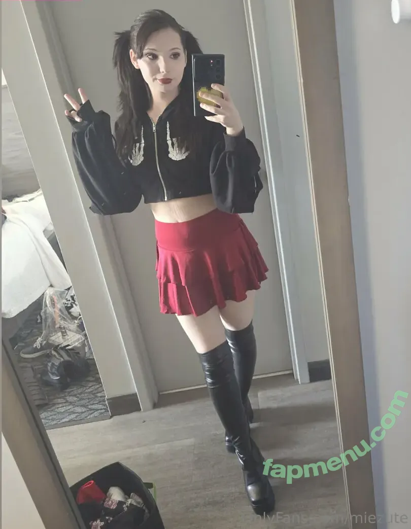 miezute nude photo #0029 (miezutecosplay)