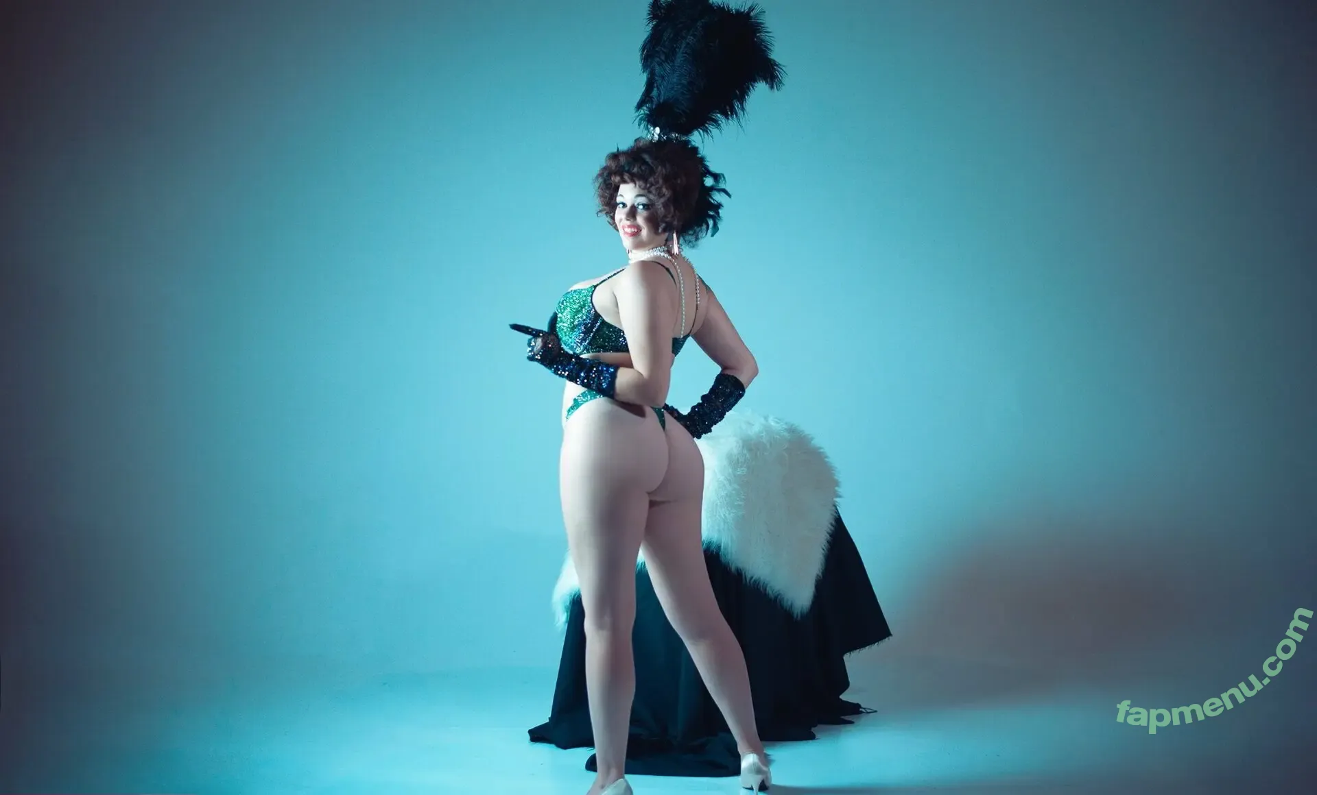 Mika Romantic nude photo #0001 (demon_mika / i_love_mika / mikaromantica / mikaromanticandco)