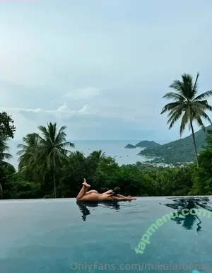  nude photo #0002