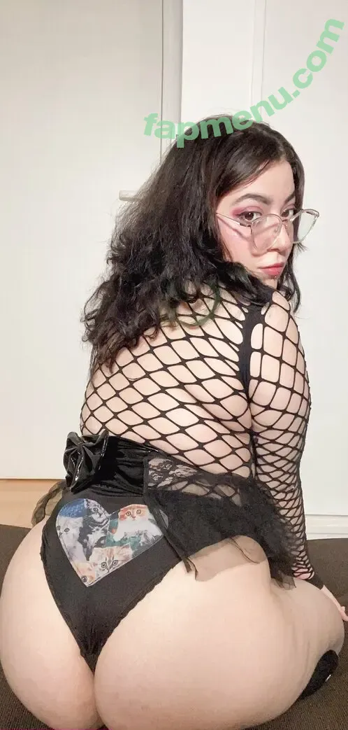 Mikiblue nude photo #0030 (the.mikiblue)