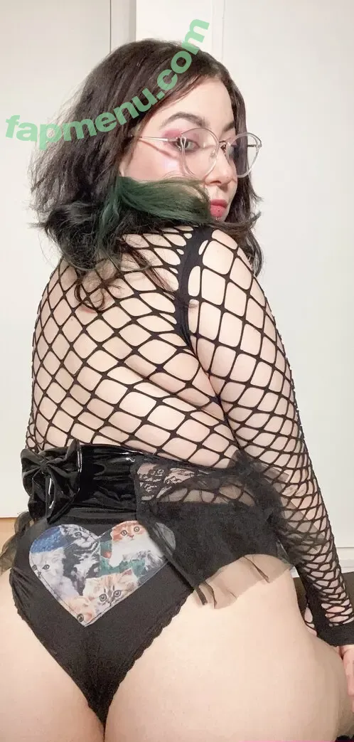 Mikiblue nude photo #0032 (the.mikiblue)
