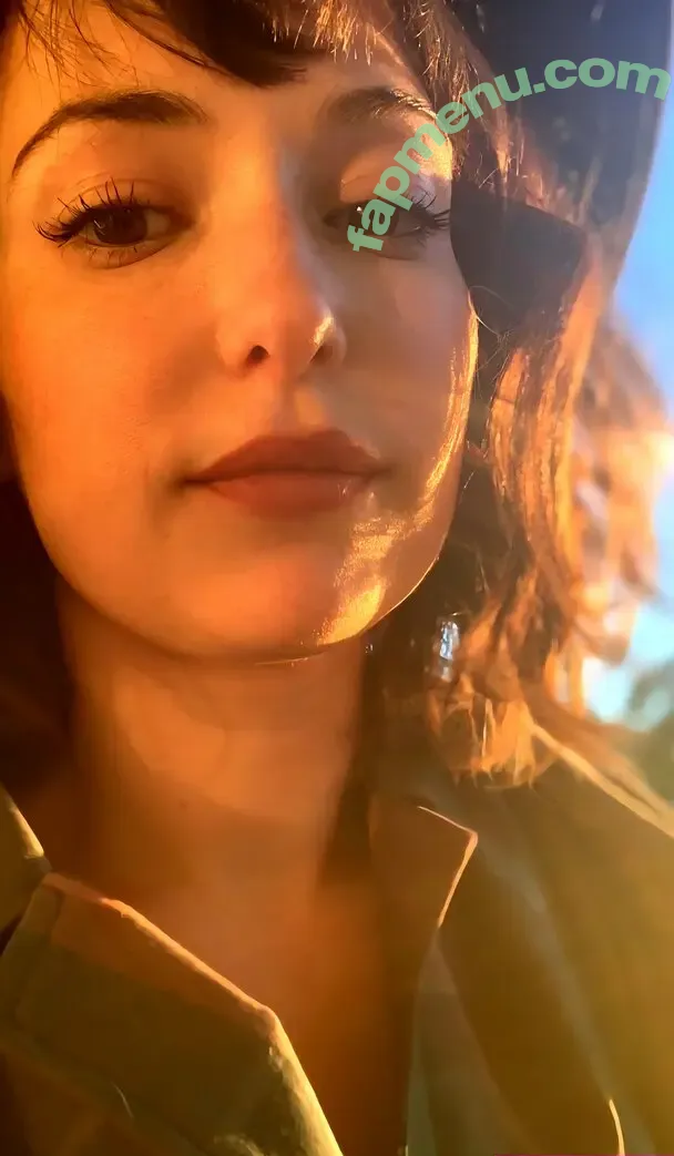 Milana Vayntrub nude photo #0014 (mintmilana)
