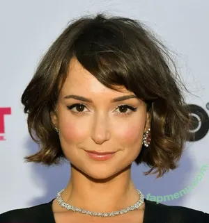 Milana Vayntrub / AT&T Girl / mintmilana nude photo #0856