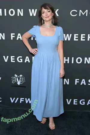 Milana Vayntrub / AT&T Girl / mintmilana nude photo #0890