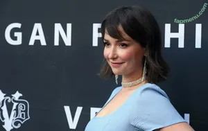 Milana Vayntrub / AT&T Girl / mintmilana nude photo #0892